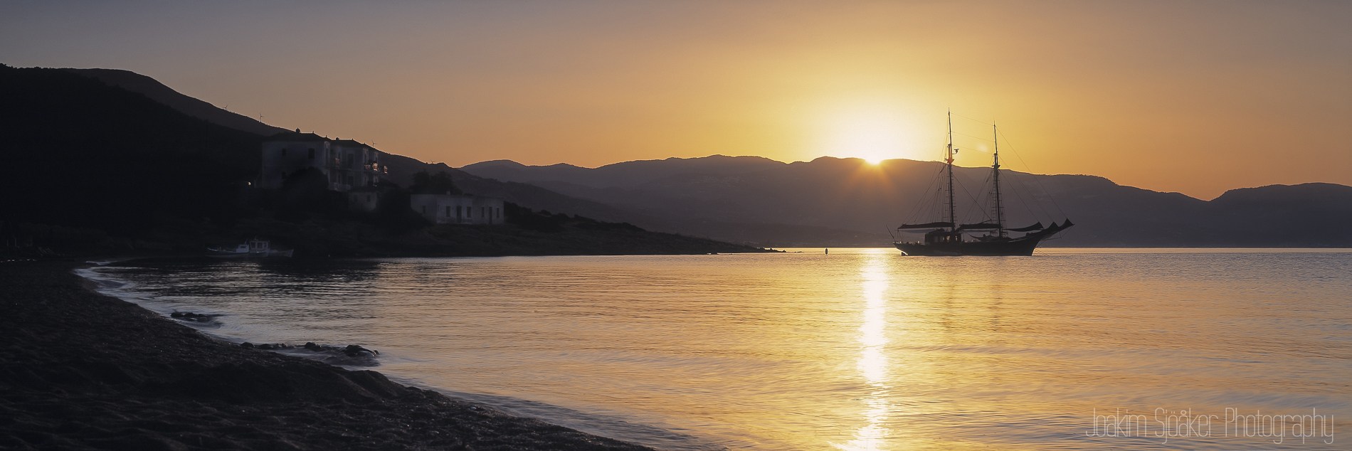 Joakim Sjöåker Photography limnionas beach sunrise sailboat samos panorama 6x17 velvia